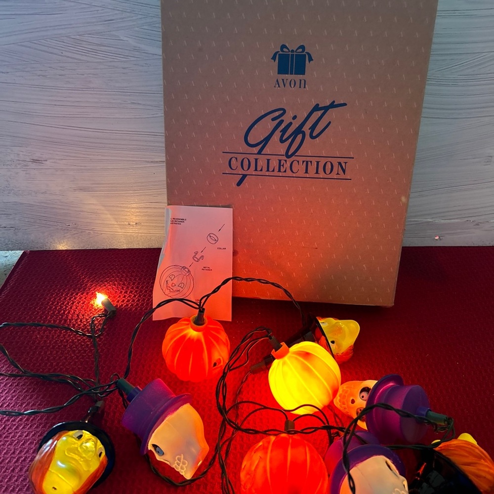 Avon Glowing Ghouls Halloween Lights